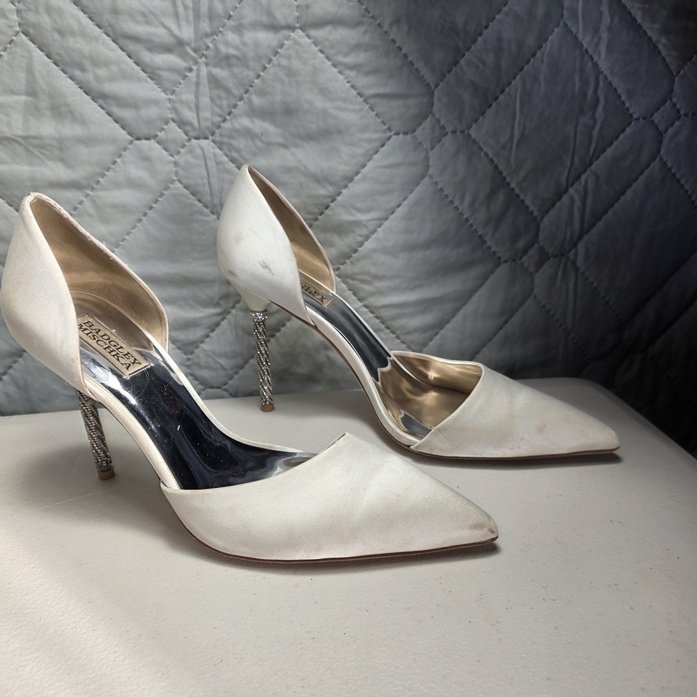 BADGLEY MISCHKA Women's Nude Satin Blanca Rhinestone Ankle-Strap Pumps SZ 10 - Picture 2 of 14